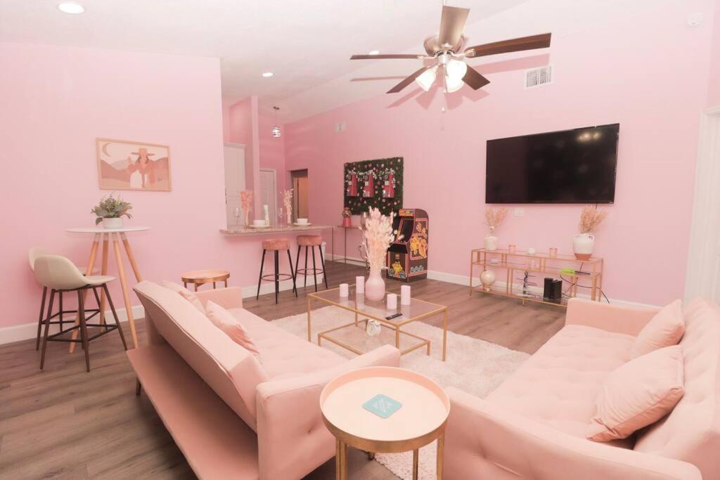 The Pink House Orlando Exterior photo