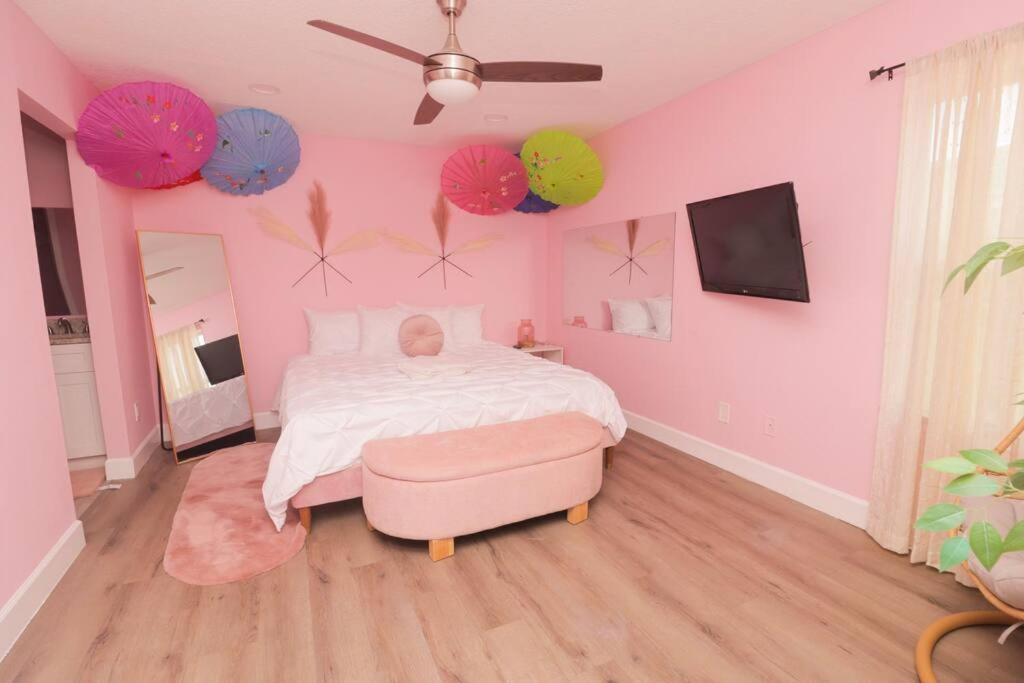 The Pink House Orlando Exterior photo