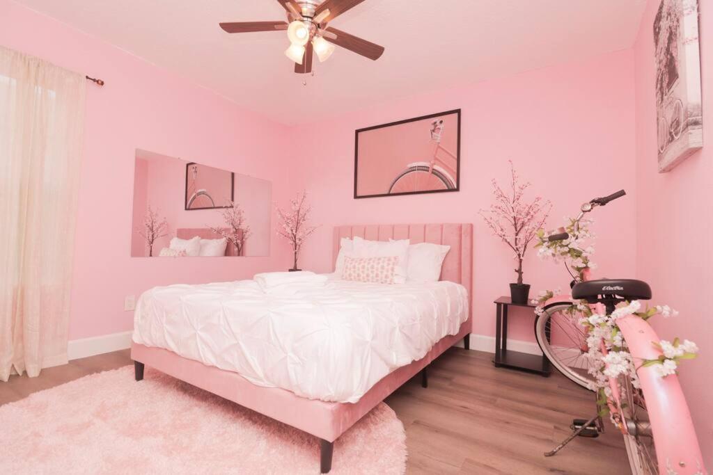 The Pink House Orlando Exterior photo