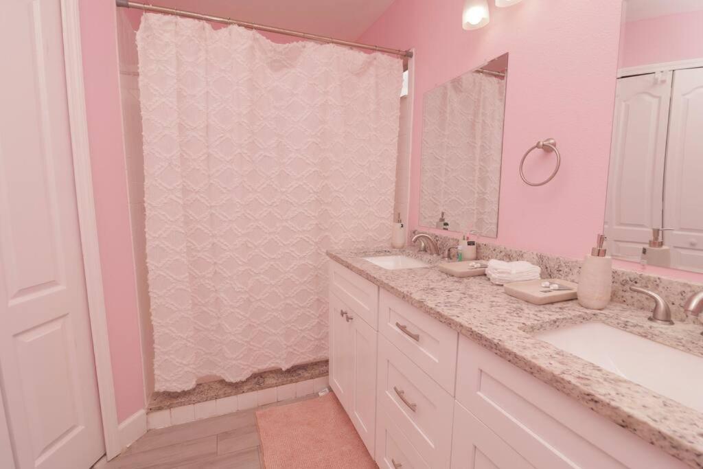 The Pink House Orlando Exterior photo