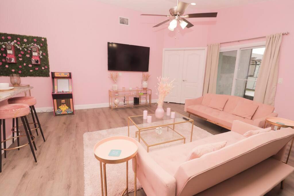 The Pink House Orlando Exterior photo