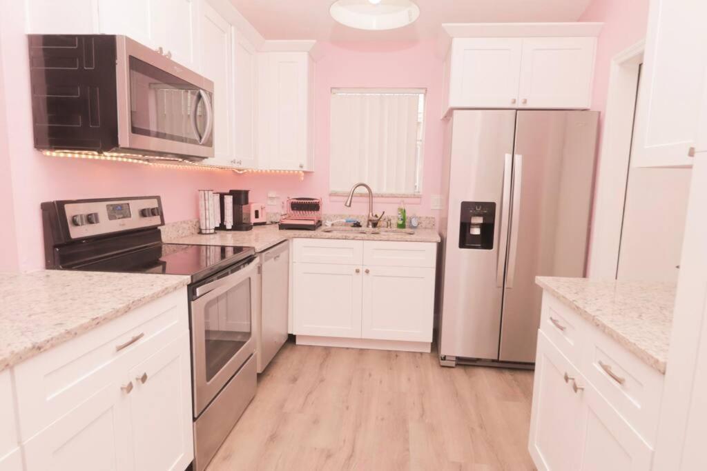 The Pink House Orlando Exterior photo