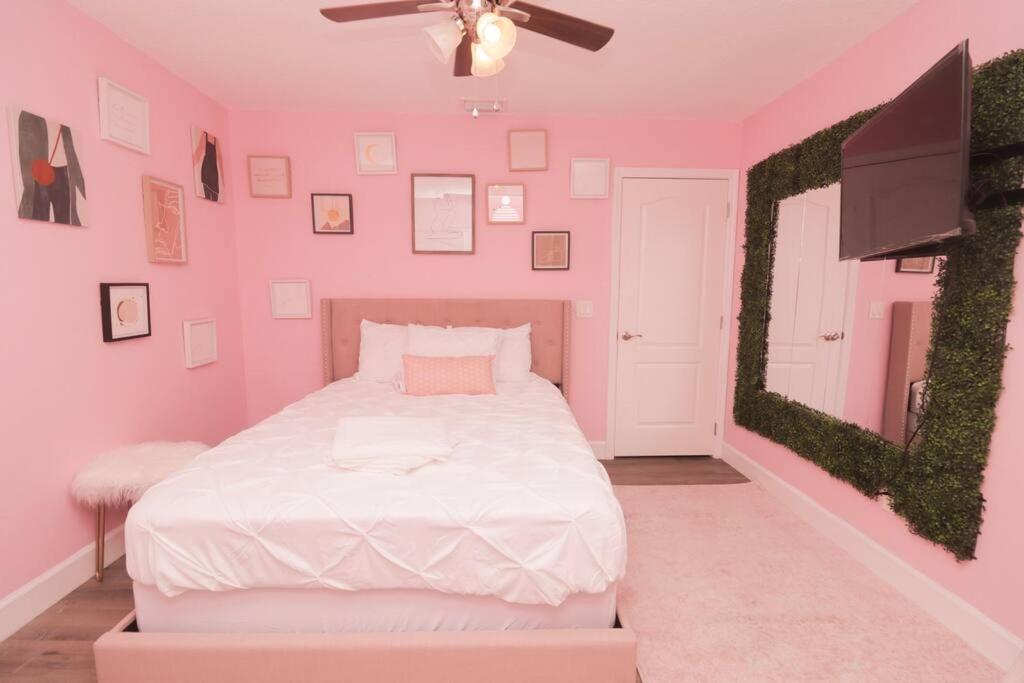 The Pink House Orlando Exterior photo