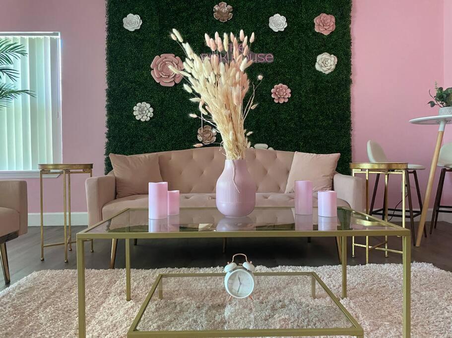 The Pink House Orlando Exterior photo