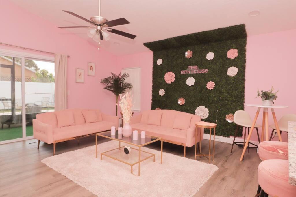 The Pink House Orlando Exterior photo
