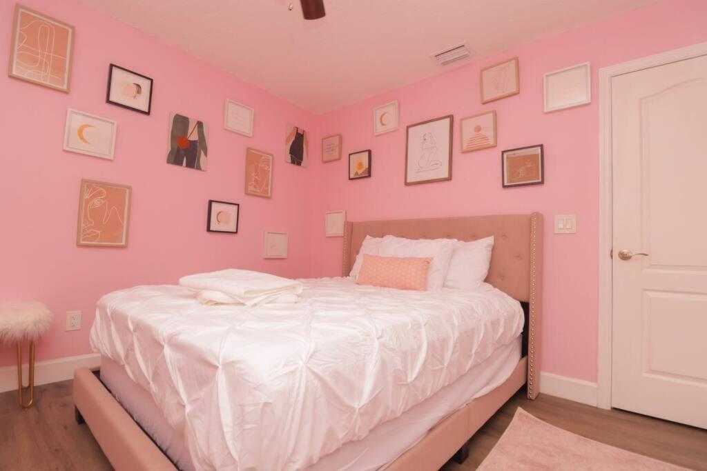 The Pink House Orlando Exterior photo