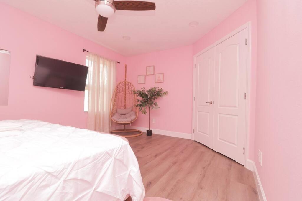 The Pink House Orlando Exterior photo